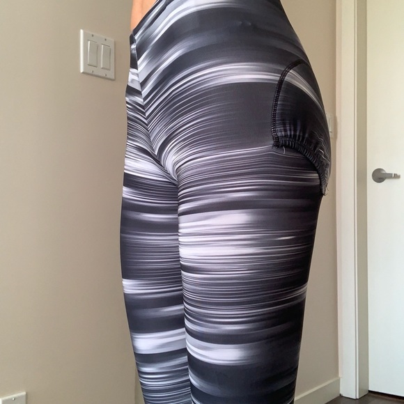 Adidas Cropped Leggings - Picture 4 of 5